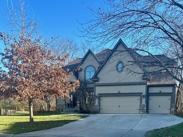 14120 Bradshaw St, Overland Park, KS 66221