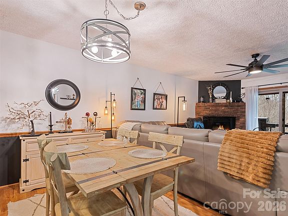 4th image of 102 Sanctuary Rd #B