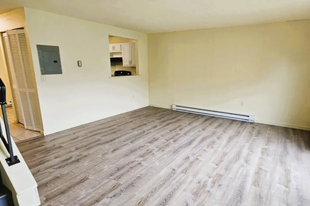 3 bed, 1.5 bath, 1248 sqft, $2,550 — Photo 4