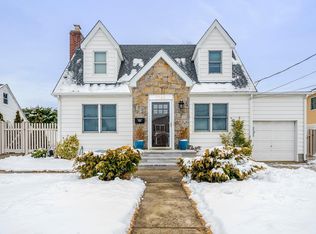1742 Arms Ave, Merrick, NY 11566