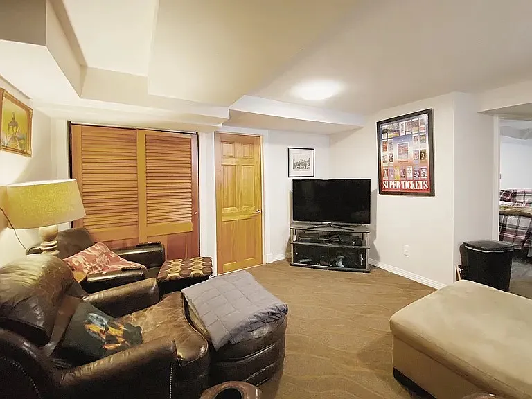 632 Quincy St NE #1 — Photo 3