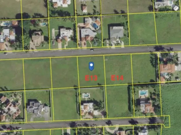 Sevilla Street Hacienda El Molino #E13, Vega Alta, PR 00692