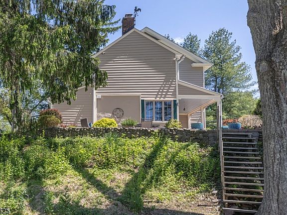 5th image of 449 Stamets Rd