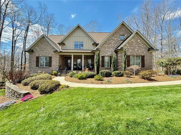 501 Starfire Ct, Oak Ridge, NC 27310