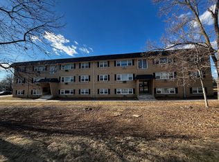 25-27 N Maple Ct #20, Addison, IL 60101