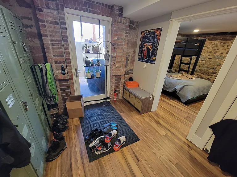 1509 E Superior St — Photo 14