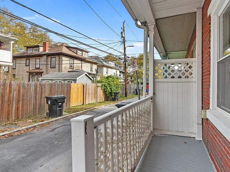 916 May St — Photo 2