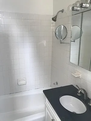 Rented by Everrock Equities | media 29