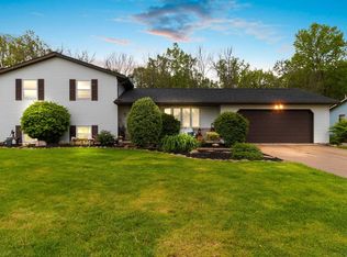 2060 Spring Creek Cir, Green Bay, WI 54311