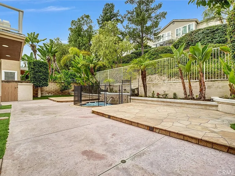 27131 S Ridge Dr — Photo 35