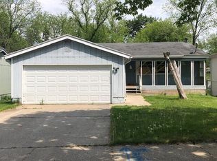 2723 Aurora Dr, Lansing, MI 48910