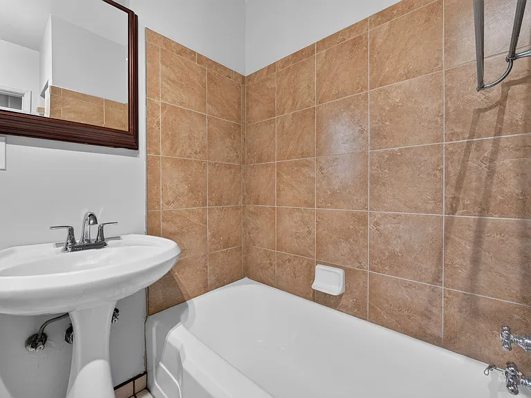 1727 Delaware Ave — Photo 17
