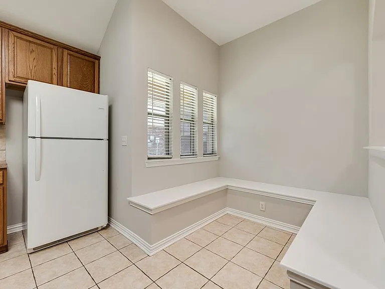 7600 Shasta Dr — Photo 10