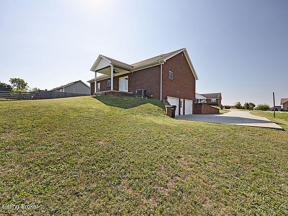 5th image of 102 Comanche Ct