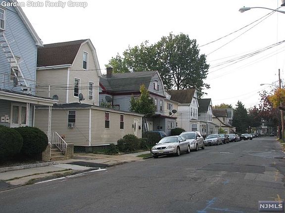 3rd image of 22 Park Pl #24