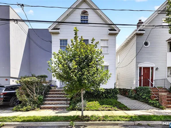 216 Jackson Avenue, Hackensack, NJ 07601