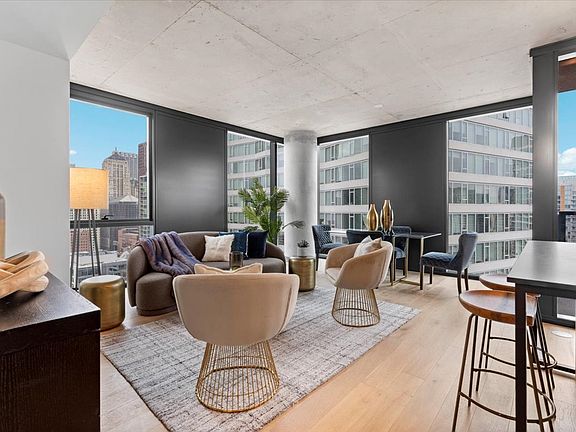 4th image of 234 W Polk St #3612