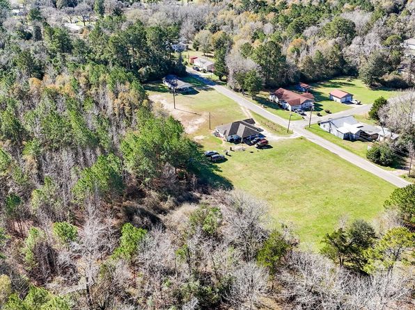 Burch St, Jasper, TX 75951