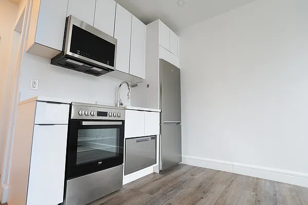 Rented by Blip LLC | media 8