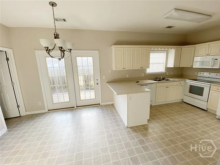93 Cypress Pointe Dr — Photo 15