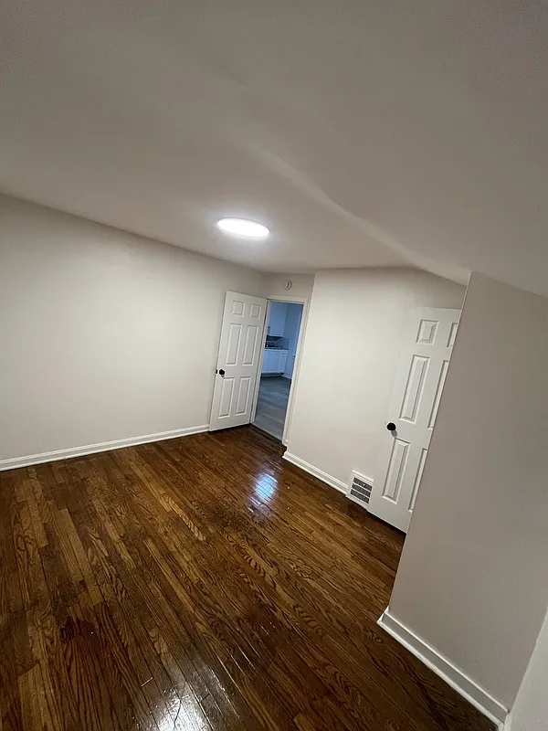 2 bed, 1.0 bath, 816 sqft, $1,100 — Photo 3