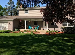 8147 Maple Ln N, Maple Grove, MN 55311