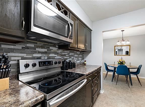 3rd image of 10200 W 96th Ter APT B
