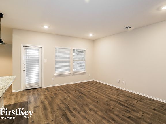 4th image of 3113 Parsons St
