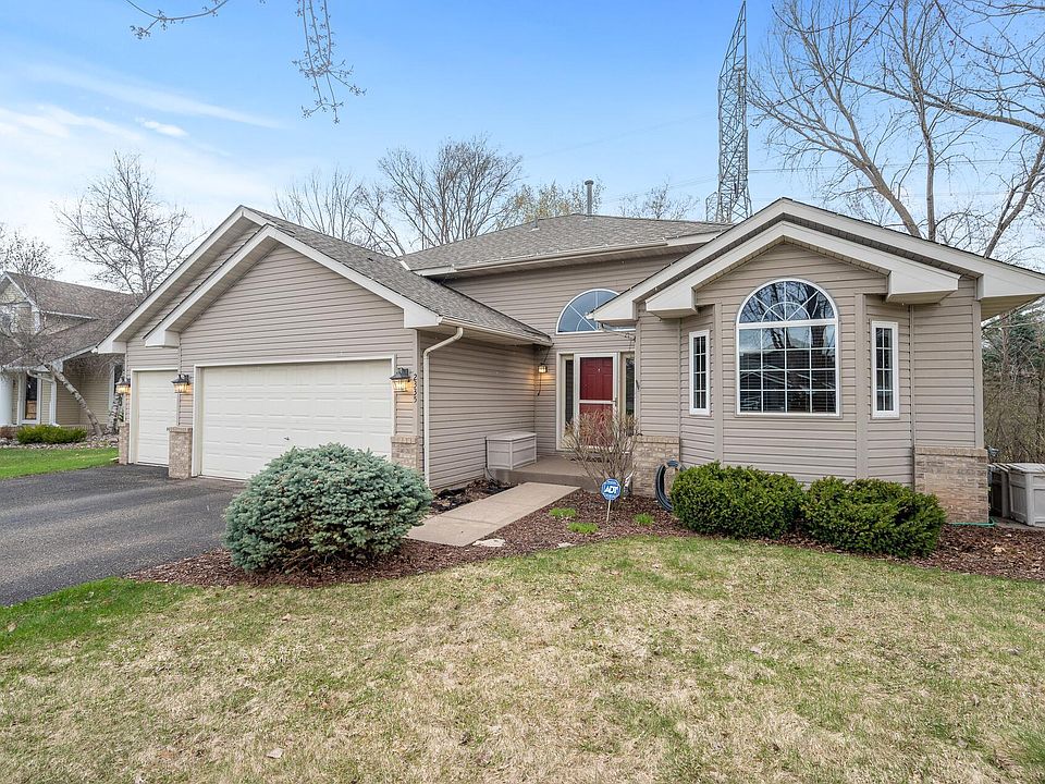 2335 Brenwood Curv, Saint Paul, MN 55109 | Zillow