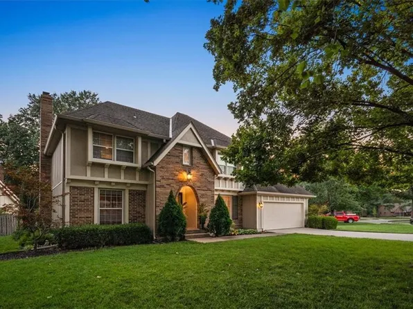 10428 Bond St, Overland Park, KS 66214