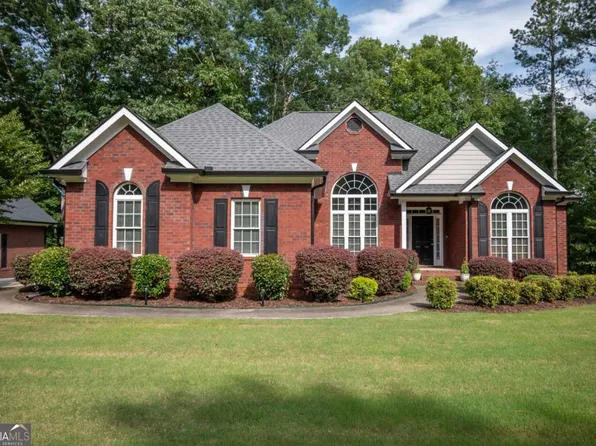 65 Overlook Dr, Hull, GA 30646