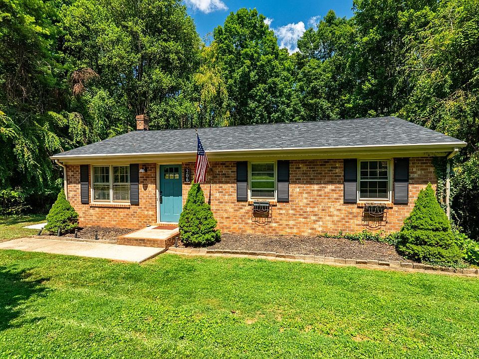 1st image of 206 Simsbury Ln