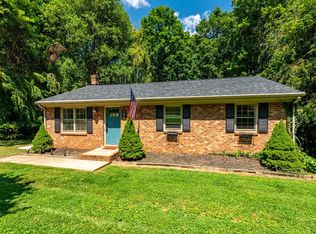 206 Simsbury Ln, Forest, VA 24551