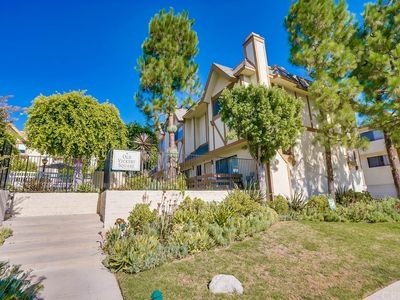 6846 Hatillo Ave APT F, Winnetka, CA, 91306