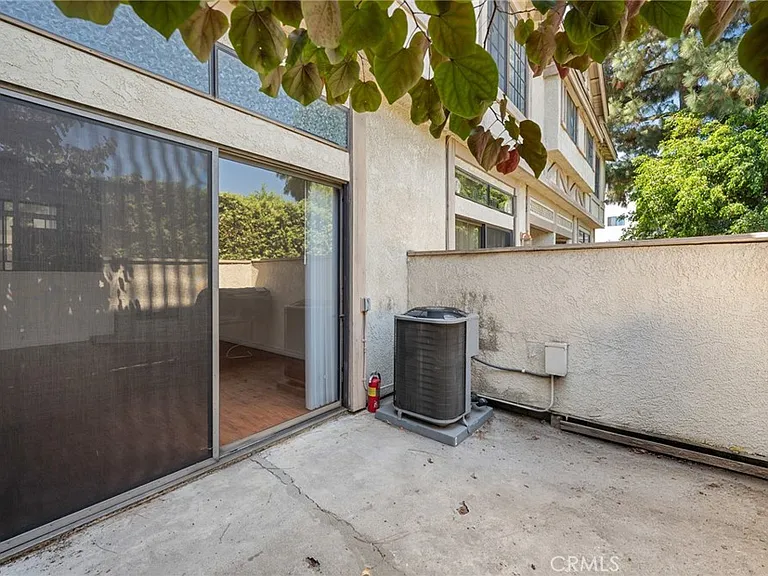 7100 Balboa Blvd #803 — Photo 14