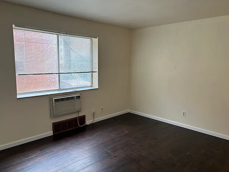 4557 Ridgewood Ave #2 — Photo 5