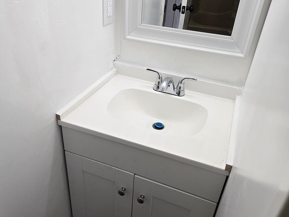 1st image of 148 Villa Ct #148