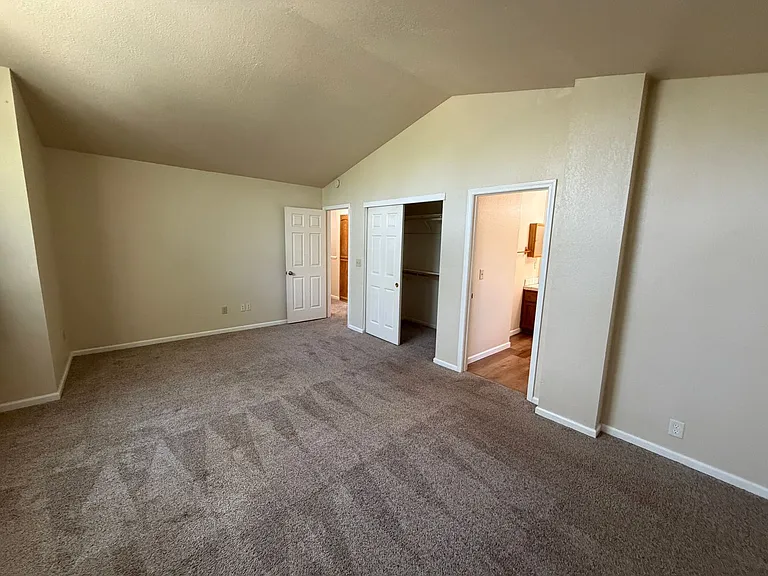8801 Mohamed Cir — Photo 22