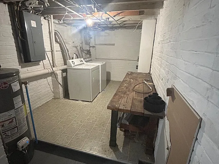30 Amboy Ave — Photo 25