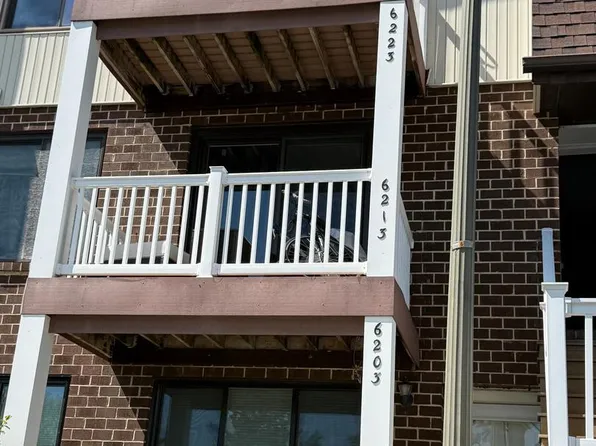 6223 Hilltop Dr #27, Brookhaven, PA 19015