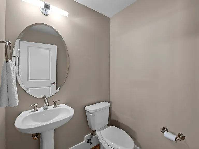 444 Blount St #205 — Photo 22