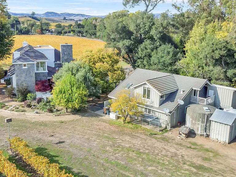 1041 Las Amigas Rd — Photo 28