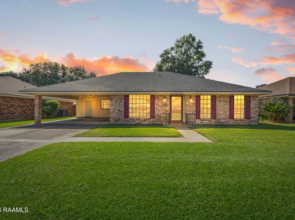 105 Briarwood Dr, Lafayette, LA 70501