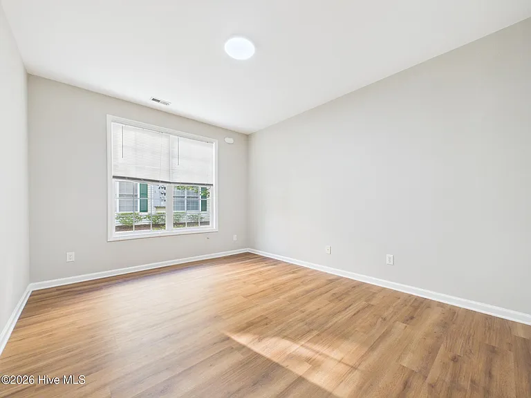 2111 Kudrow Ln — Photo 29