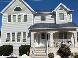 135 Mortimer St, Dunmore, PA 18512
