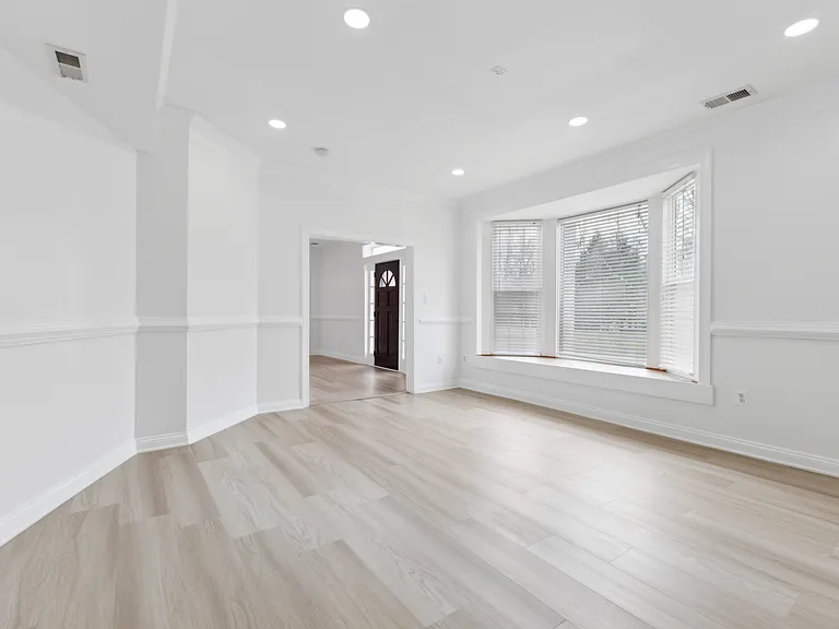 10828 Miller Rd — Photo 19