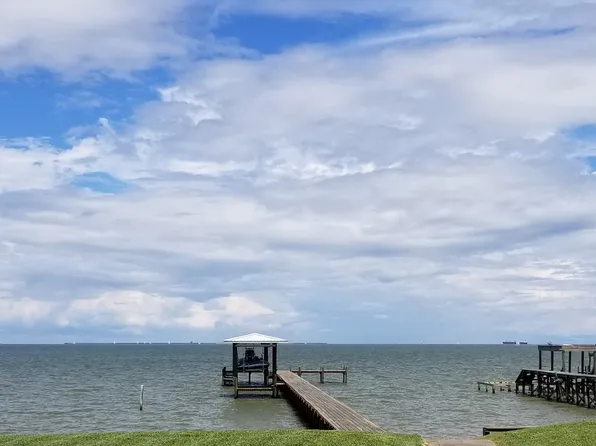 4111 Bayshore Dr, Bacliff, TX 77518