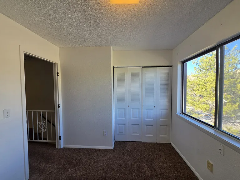 627 1/2 Highline Dr — Photo 17