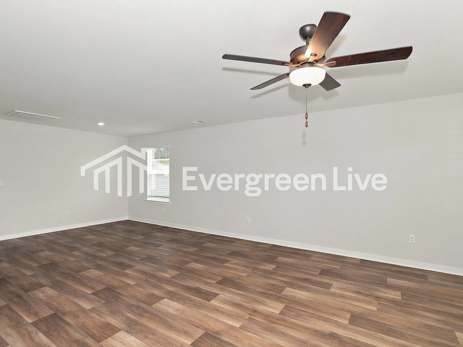 4 bed, 2.0 bath, 1667 sqft, $1,755 — Photo 4