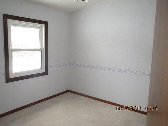 5th image of 401 S Seffner Ave